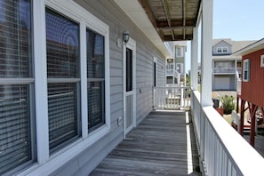 House, 4 Bedrooms | Balcony