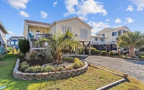 House, 3 Bedrooms | Exterior