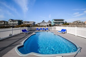 House, 4 Bedrooms | Pool