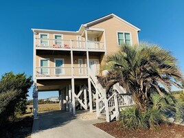 House, 5 Bedrooms | Exterior