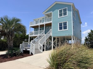 House, 5 Bedrooms | Exterior