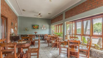 Petit déjeuner buffet compris tous les jours
