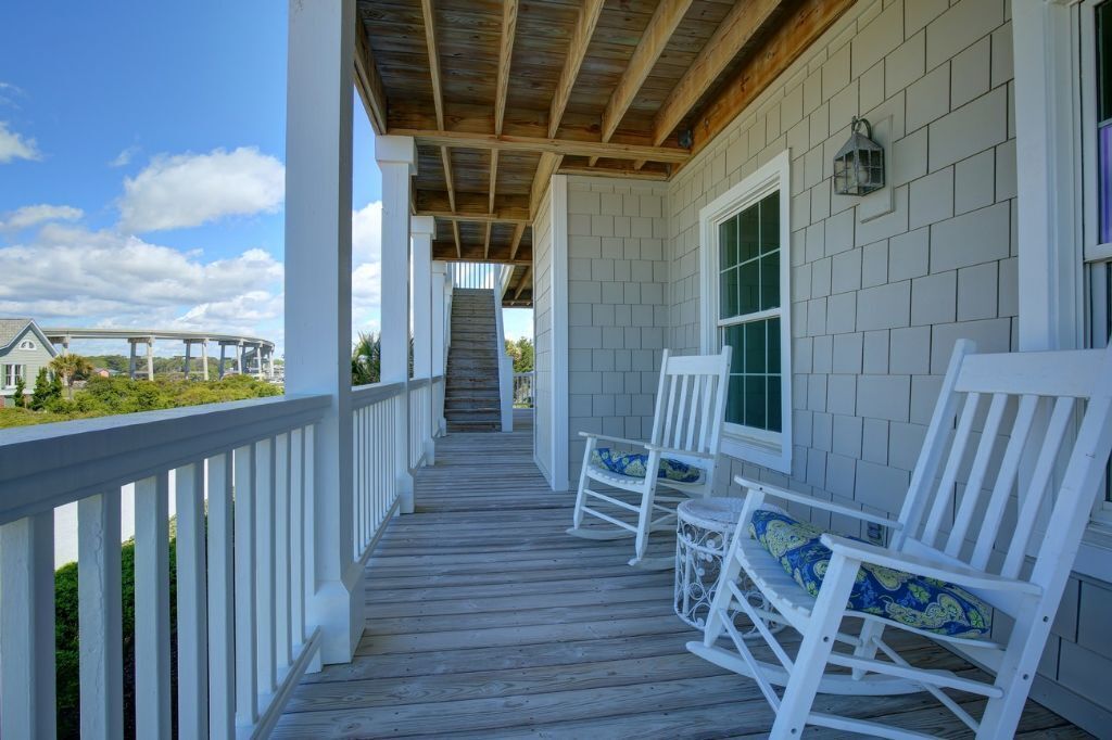 House, 6 Bedrooms | Balcony