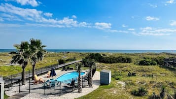 House, 5 Bedrooms | Pool