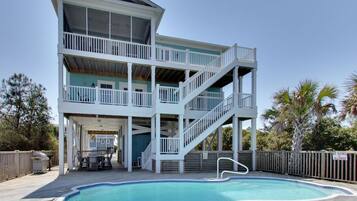 House, 4 Bedrooms | Pool | Outdoor pool