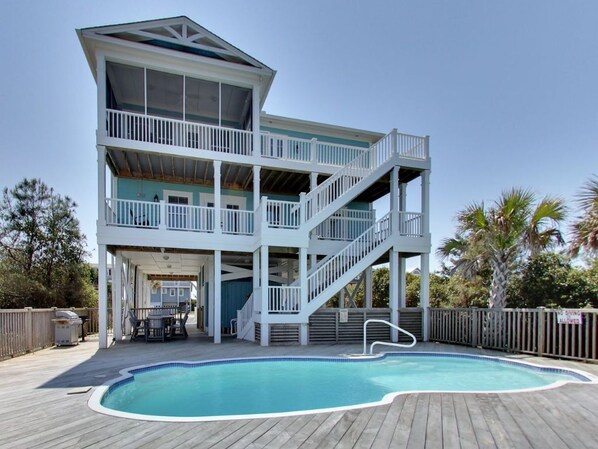 House, 4 Bedrooms | Pool