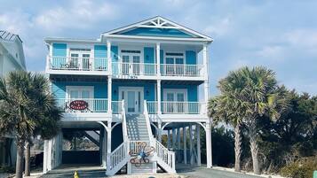 House, 4 Bedrooms | Exterior