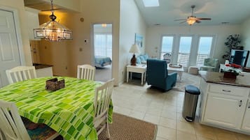 Nhà, 2 phòng ngủ | Khu ăn uống