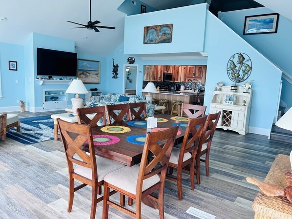 House, 4 Bedrooms | Dining