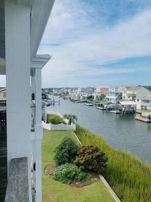 House, 5 Bedrooms | Property grounds