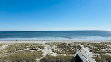 House, 5 Bedrooms | Beach