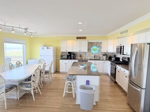 House, 5 Bedrooms | Private kitchen | Coffee/tea maker, full-size fridge, microwave, oven