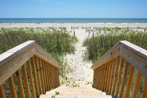 Summer Sandcastle 5 Bedroom Home by RedAwning