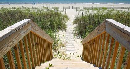 Summer Sandcastle 5 Bedroom Home by RedAwning