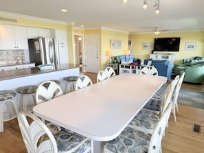 House, 5 Bedrooms | Dining