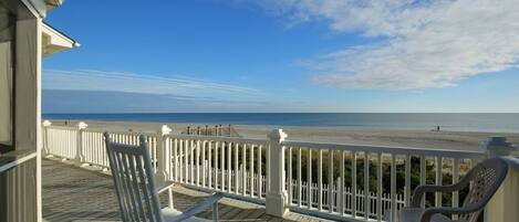 House, 4 Bedrooms | Property grounds