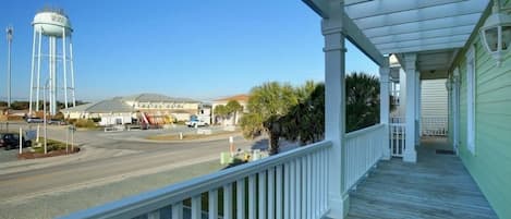 House, 4 Bedrooms | Property grounds