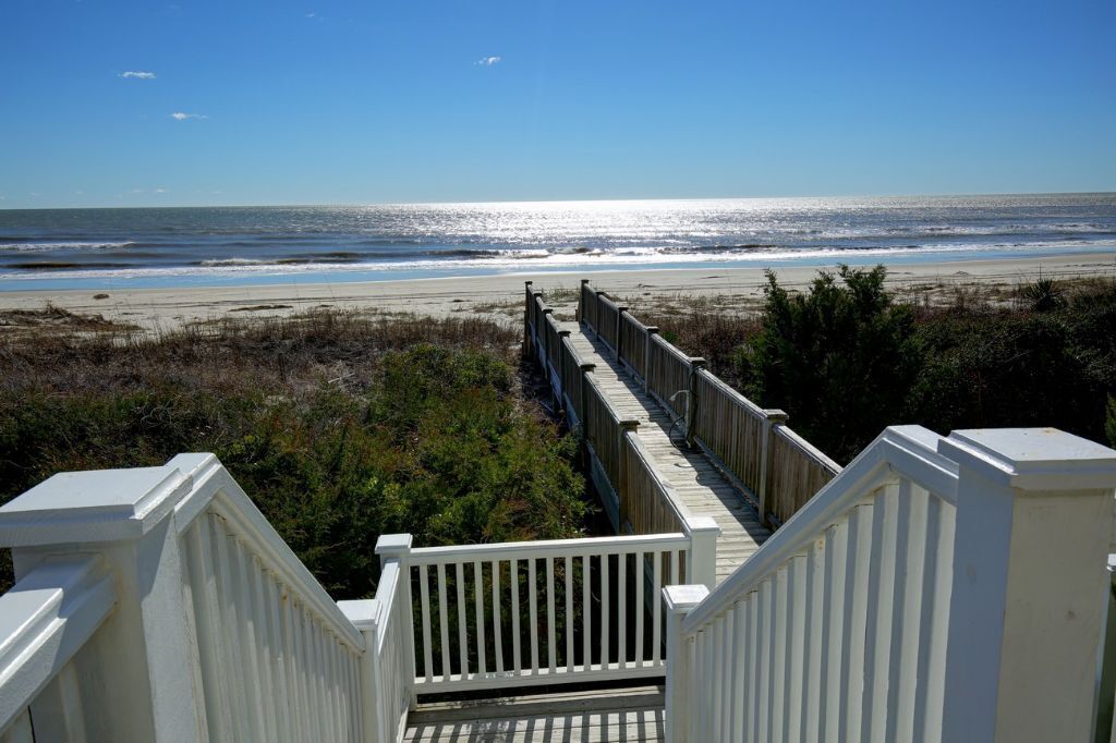 House, 6 Bedrooms | Property grounds