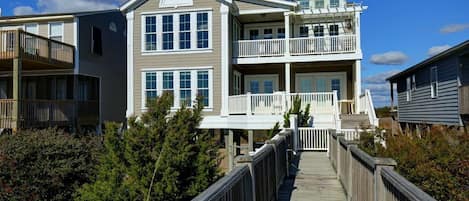 House, 6 Bedrooms | Exterior