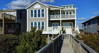 The Seventh Day 6 Bedroom Home by RedAwning