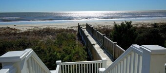 The Seventh Day 6 Bedroom Home by RedAwning