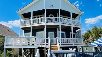 Talo, 6 makuuhuonetta | Ulkopuoli