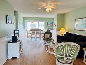 House, 4 Bedrooms | Living area