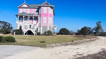 House, 4 Bedrooms | Exterior