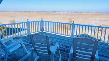 House, 4 Bedrooms | Property grounds