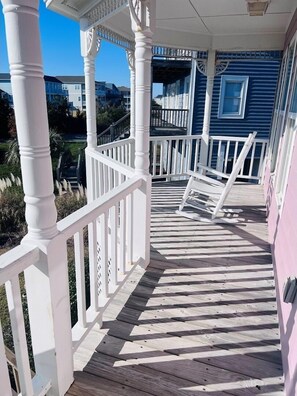 House, 4 Bedrooms | Property grounds