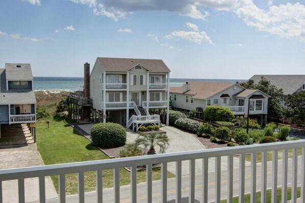 Property grounds - Welcome 4 Bedroom Home by RedAwning (Supply)