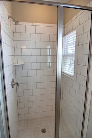 House, 4 Bedrooms | Bathroom
