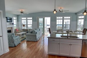 Private kitchen - Welcome 4 Bedroom Home by RedAwning (Supply)