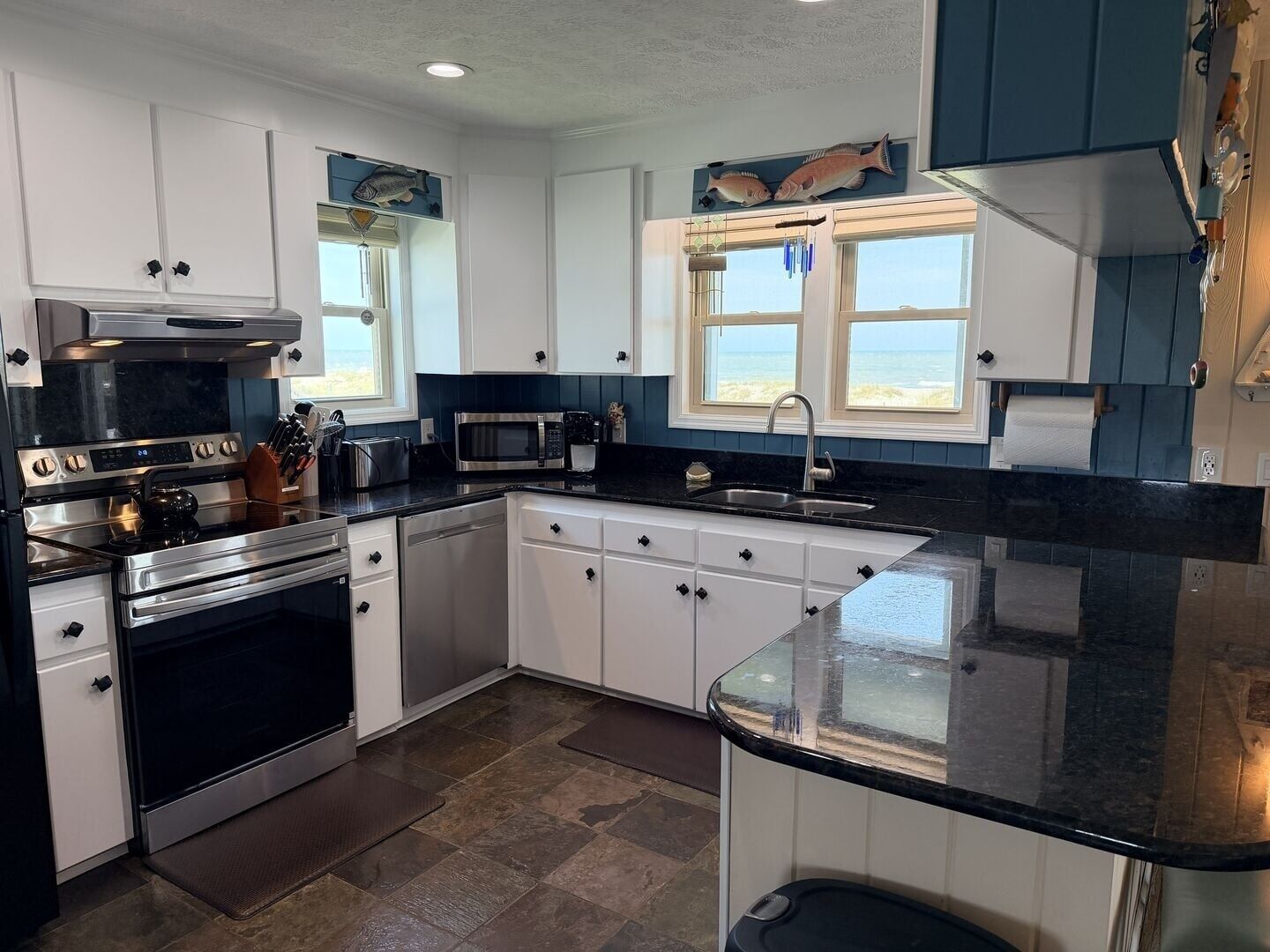 Maison, 4 chambres | Cuisine privée | Cafetière-théière, réfrigérateur grande capacité avec congélateur