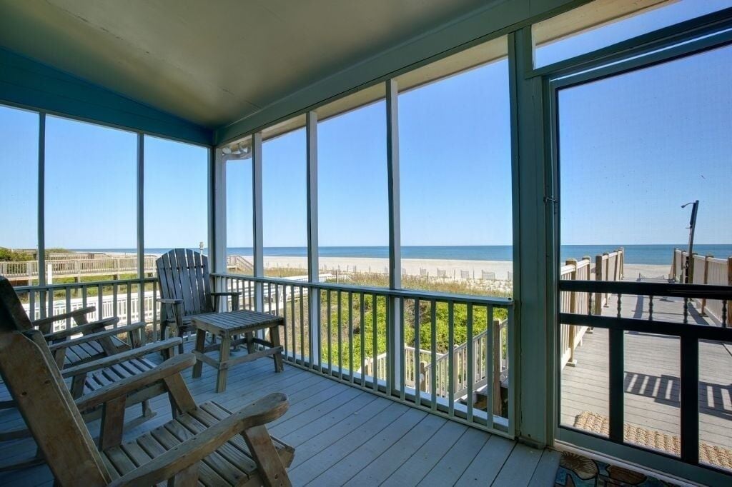 House, 4 Bedrooms | Property grounds