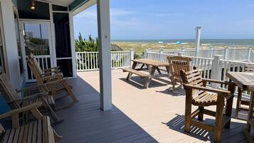 House, 4 Bedrooms | Outdoor dining