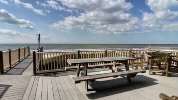 House, 4 Bedrooms | Property grounds