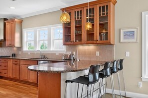 House, 5 Bedrooms | Private kitchen | Coffee/tea maker, full-size fridge, microwave, oven