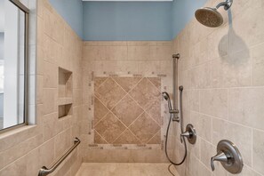 House, 5 Bedrooms | Bathroom | Towels - Windsong - 5 Br Home (Supply)