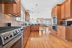 Ferienhaus, 5 Schlafzimmer | Eigene Küche | Wasserkocher mit Kaffee-/Teezubehör, großer Kühlschrank, Mikrowelle