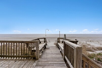 Yellow Bird 2 Bedroom Home by RedAwning