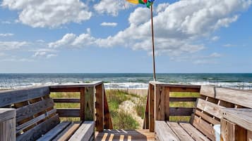 House, 4 Bedrooms | Property grounds