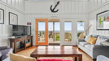 House, 4 Bedrooms | Living area | TV