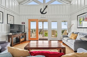 House, 4 Bedrooms | Living area | TV