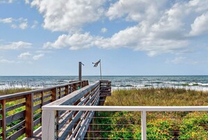 House, 4 Bedrooms | Property grounds