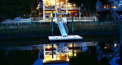 Sea Shanty 3 Bedroom Home by RedAwning