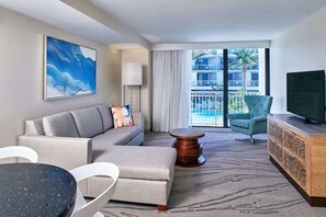 Premium bedding, in-room safe, desk, iron/ironing board - Zota Beach Resort (Longboat Key)