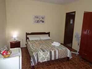 Double Room | Minibar, free WiFi, bed sheets - Pousada Santo Antônio (Santo Antonio do Pinhal)