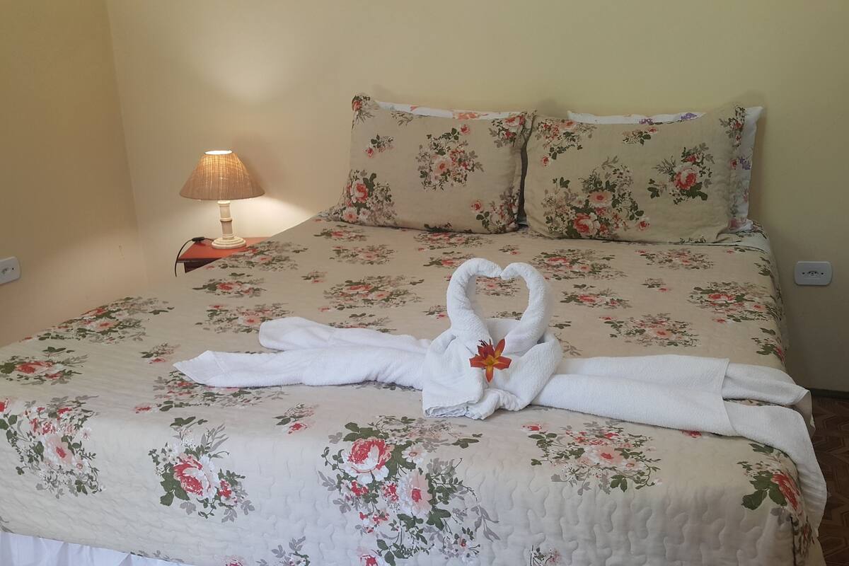 Minibar, wifi gratis y ropa de cama 