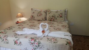 Double Room | Minibar, free WiFi, bed sheets - Pousada Santo Antônio (Santo Antonio do Pinhal)